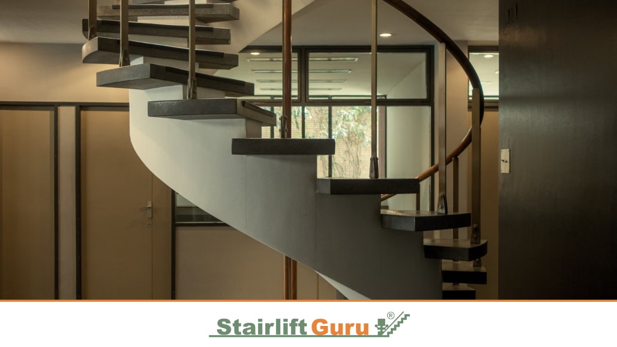 Stairlift Guru curved featured image 1 Curved staircase in a house