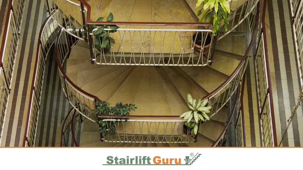 Stairlift Guru curved featured image 2 Curved staircase in a house
