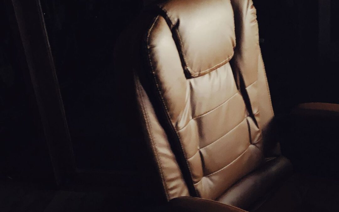 Seat Size and Comfort on Heavy-Duty Stairlifts