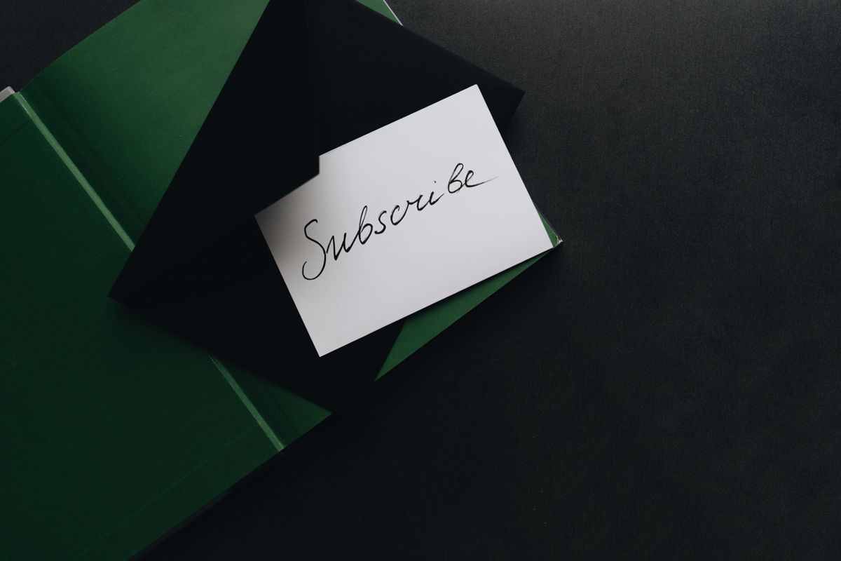 A subscription note on a desk A subscription note on a desk