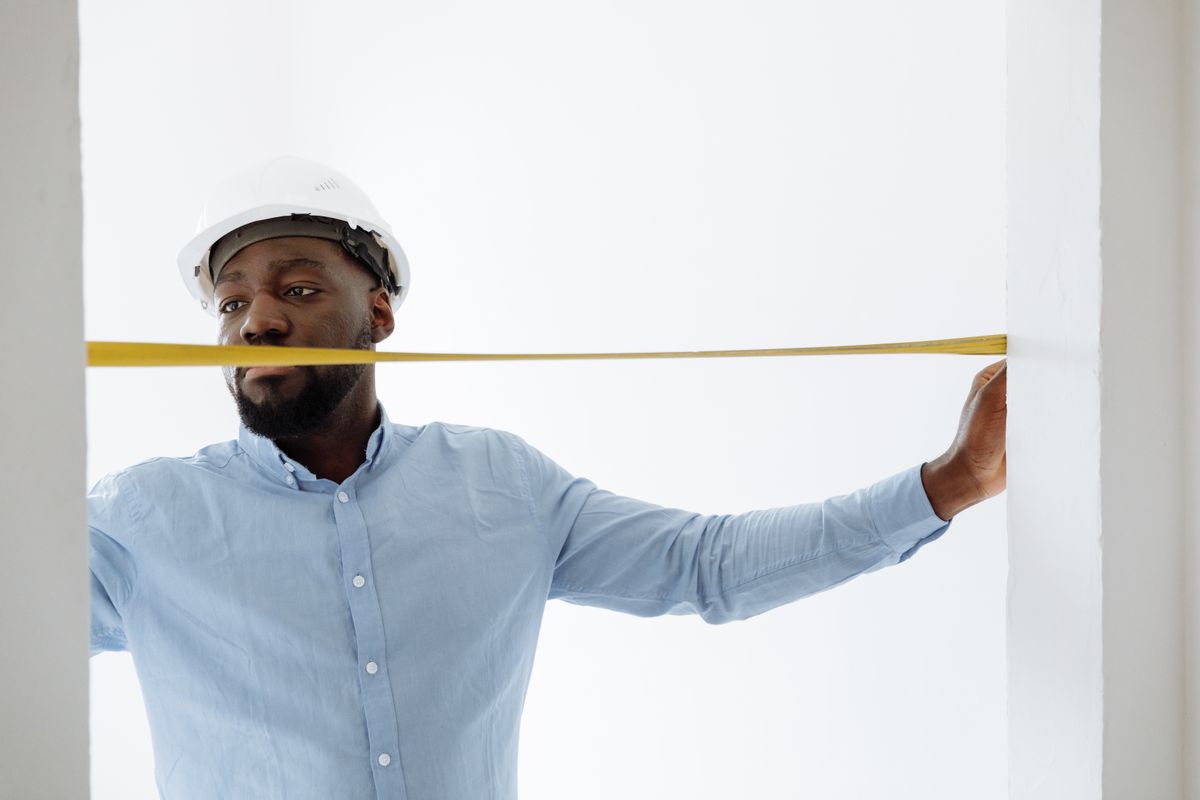 Measuring with a tape measure Measuring with a tape measure